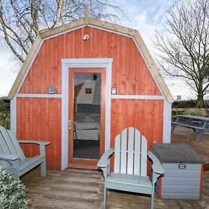 Seaways Glamping, Redwood Driffield