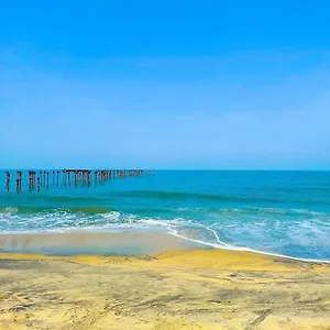 https://goldenbeach.kerala-hotels.net